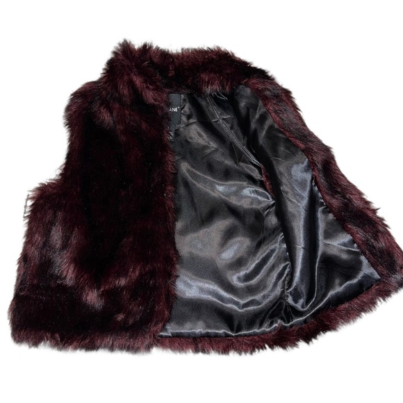 ❌SOLD❌ Me Jane - Faux Fur Vest - Picture 5 of 7